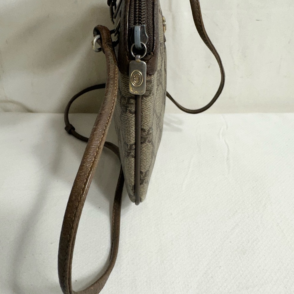 Gucci Shoulder Bag - Picture 4 of 10